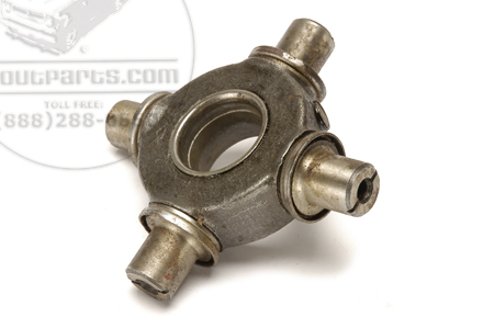 U-Joint Spider 4-DR New Old Stock--- SEE DETAILS FOR APPLICATION!!!!!