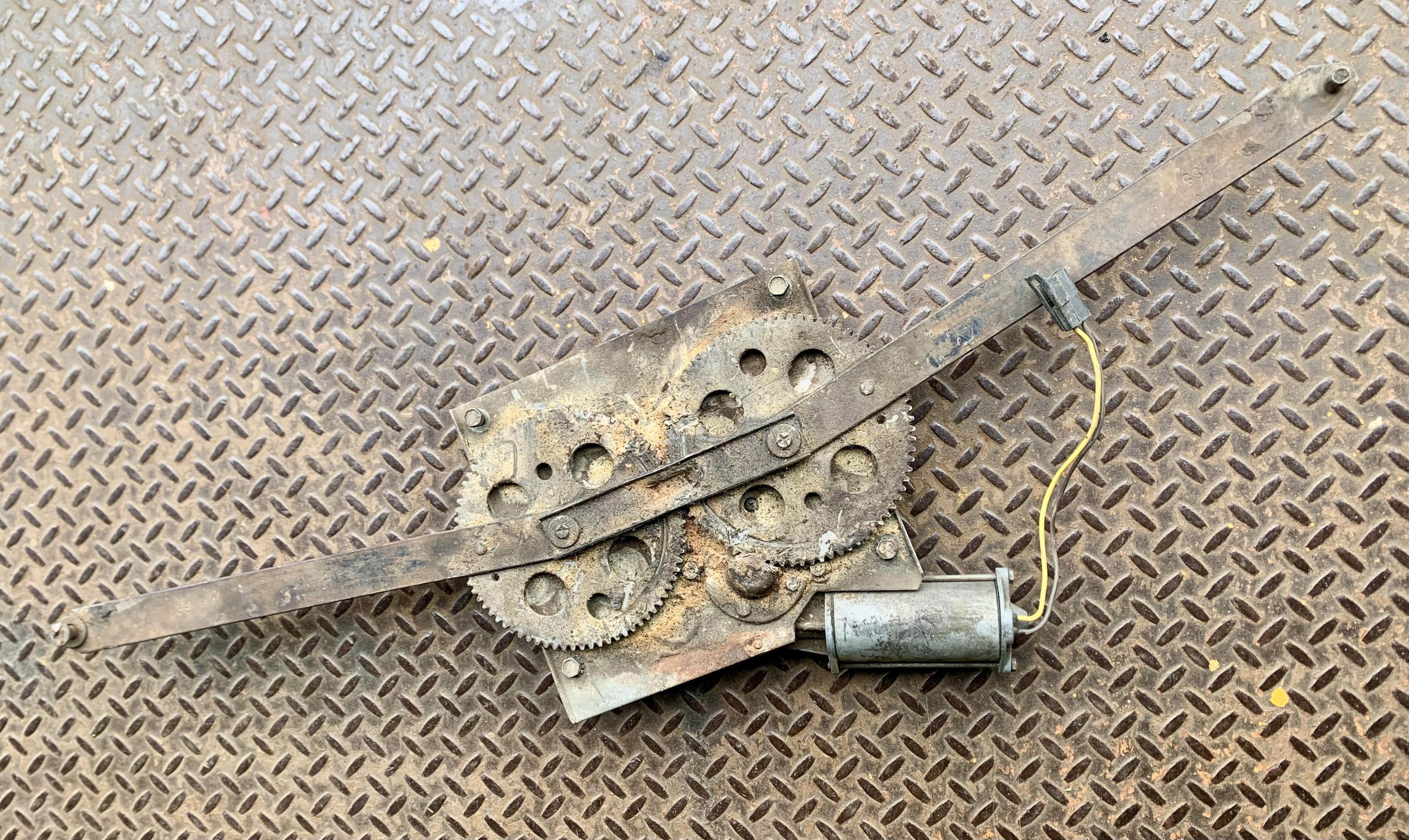 Electric Window regulator for Travelall D-series with motor -Used