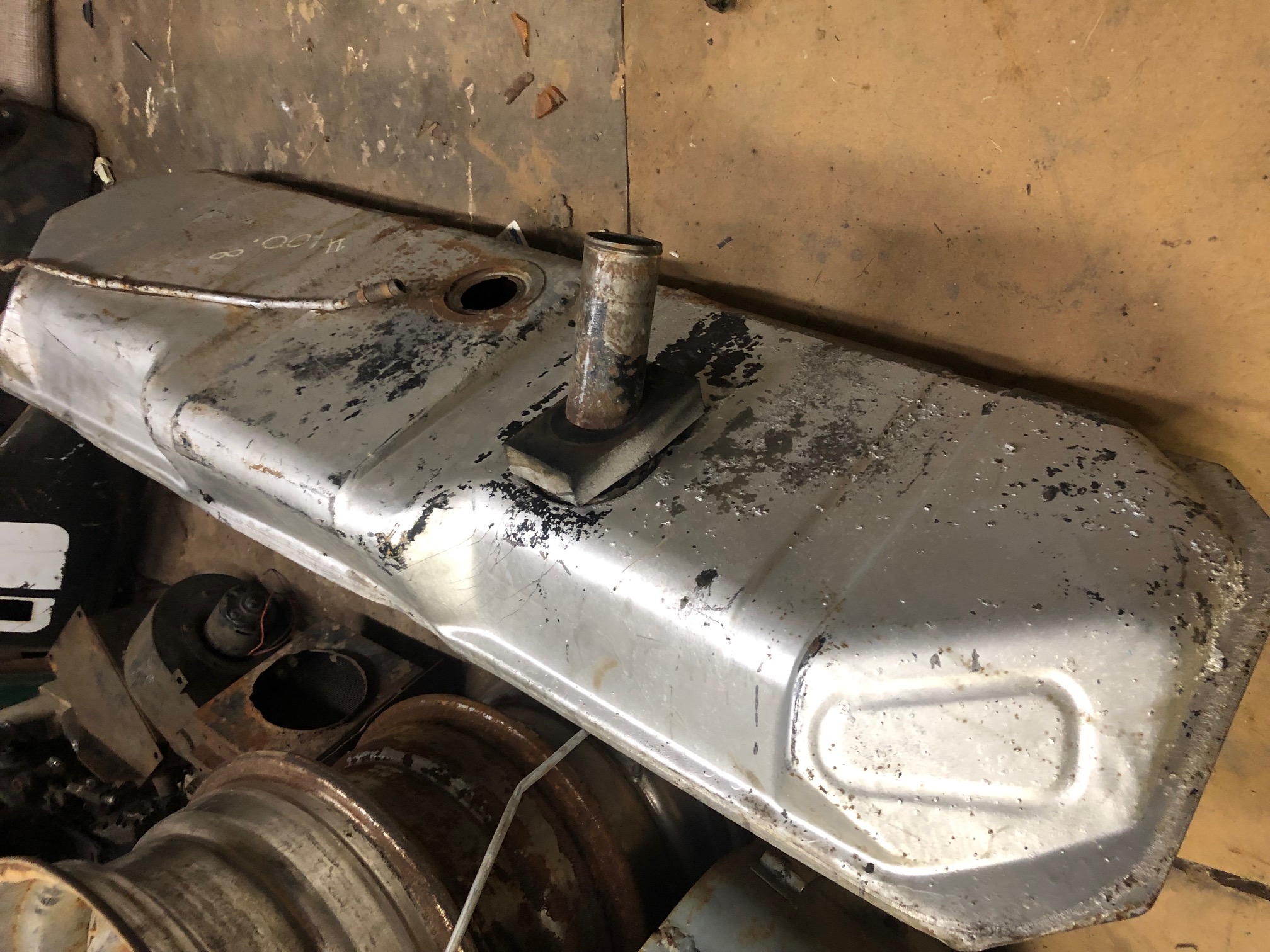 Fuel Tank 15 gallon 900A and others. 260568C01, 267408C91