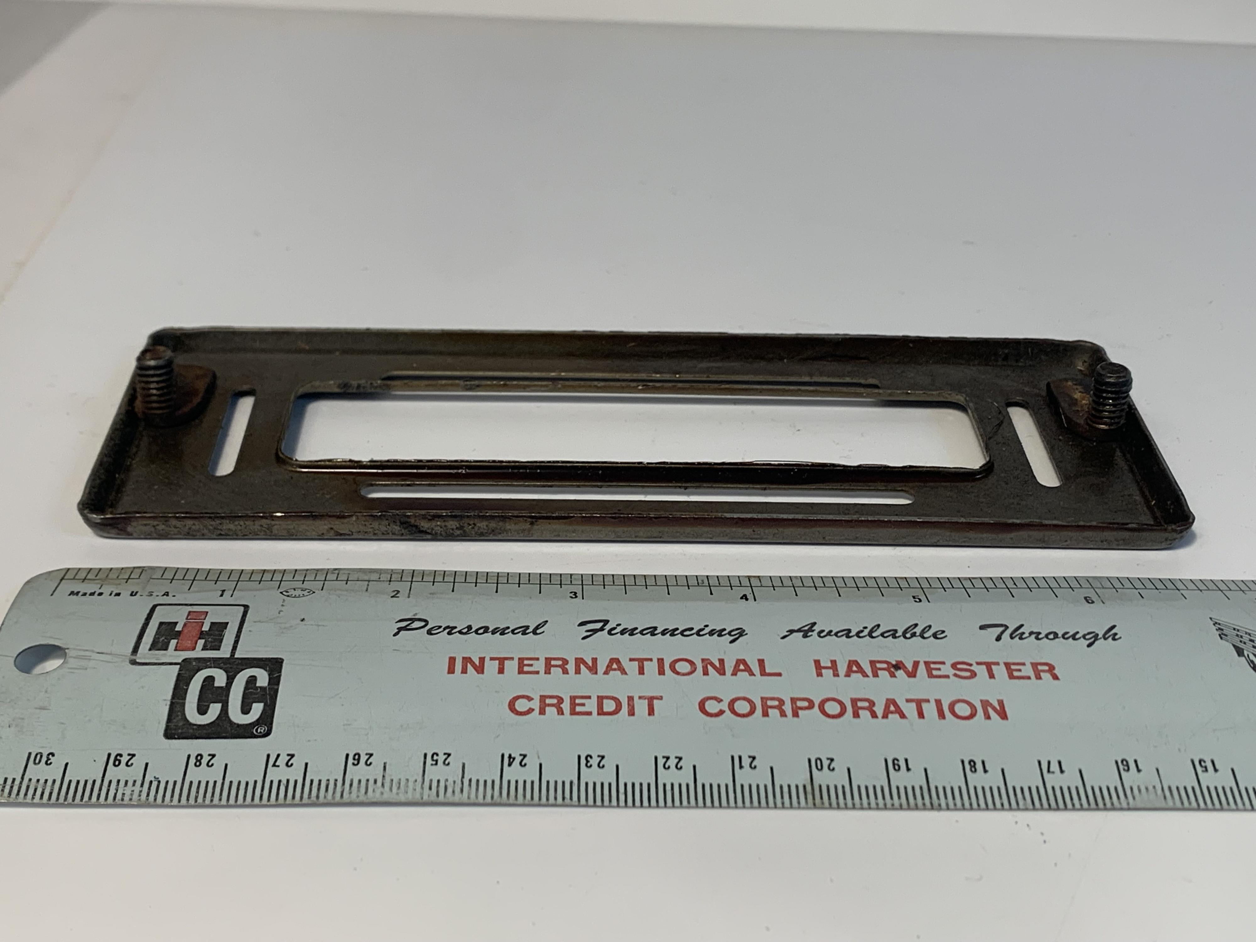 IH C-line pickup Panel For Heater / Fan Controls 230934R11