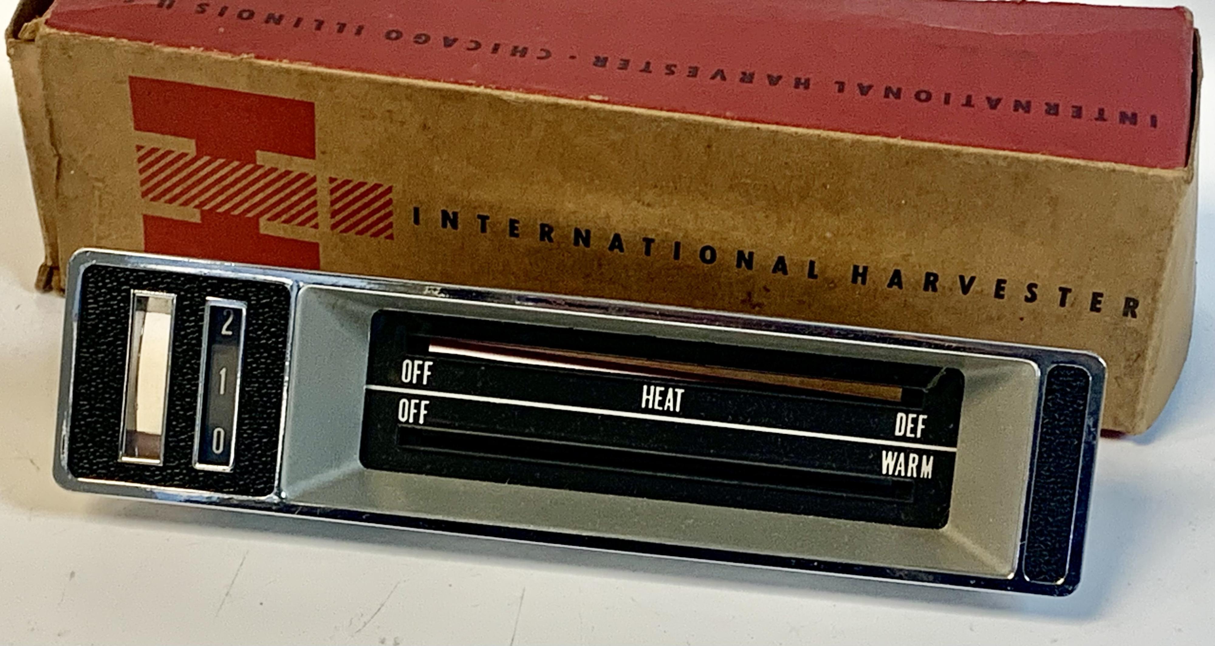 International Harvester Heat/Defrost plate New original in box  390972c1