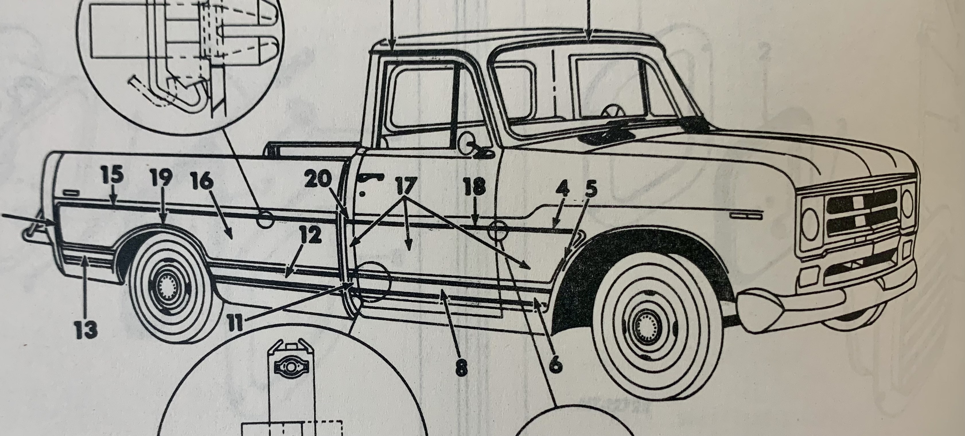 Body moulding for International Harveser Pickup and Travelette 398810c1