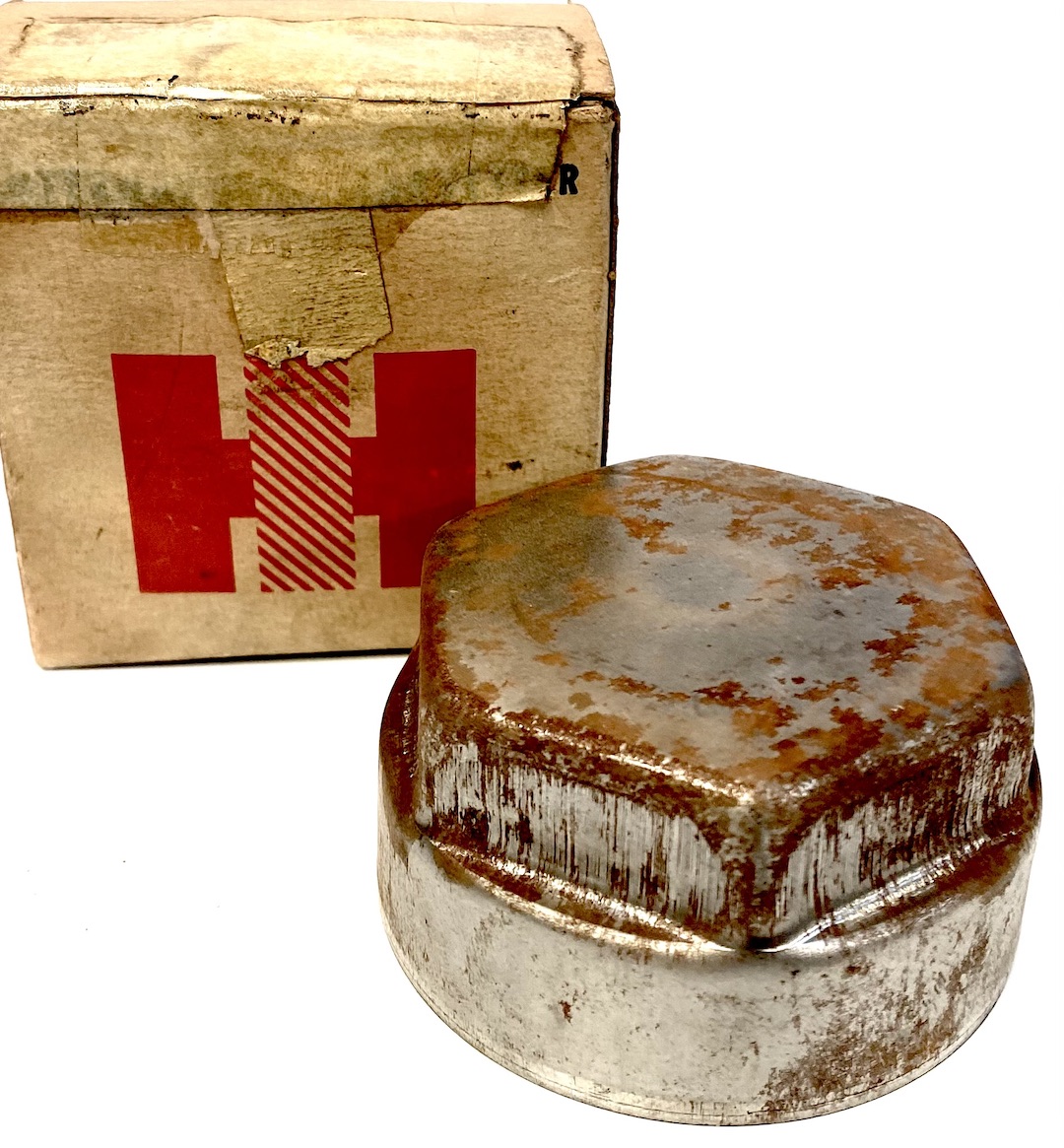 cap hup axel end - new old stock - 43275H